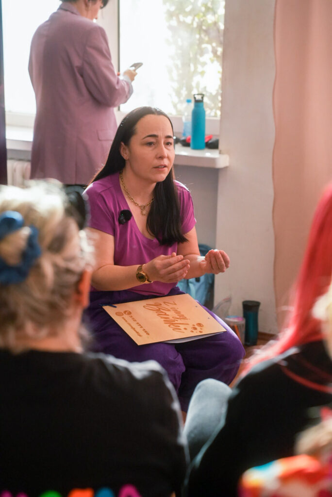 Rozmowa o bańkach mydlanych jako narzędziu edukacyjnym i terapeutycznym dla animatorów